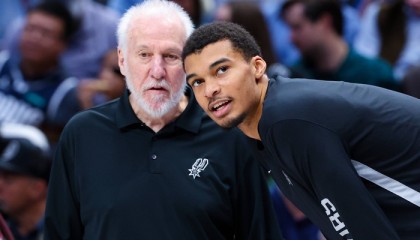 足球投注-超级状元+榜眼+4号秀，NBA最年轻三巨头，他们有望开创新王朝|马刺|福克斯|波波维奇|拉马库斯-阿尔德里奇|圣安东尼奥马刺队_新浪体育_新浪新闻