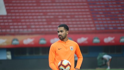 足球报：后腰位置是泰山2-9申花的直接原因，德尔加多表现糟糕